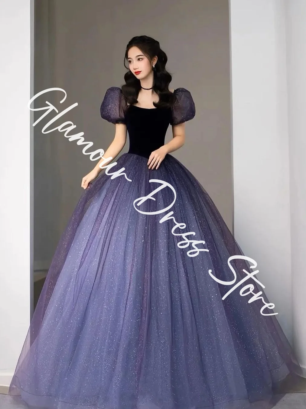 ที่กําหนดเองประณีต Tulle A-Line ชุดราตรีที่ไม่มีสายหนังแขนสั้นแผงรถไฟโอกาสพิเศษชุดอารมณ์