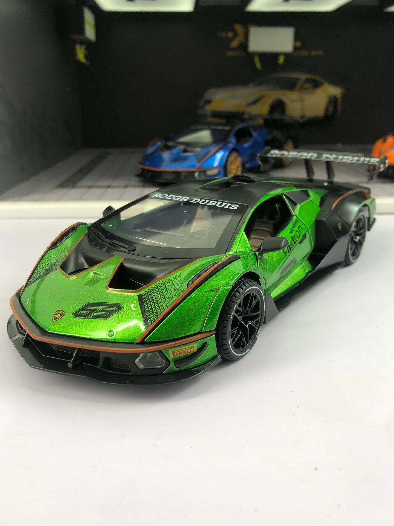 

1:24 имитация модели автомобиля SCV12 из цинкового сплава, статическое украшение, металлический коллекционный подарочный автомобиль