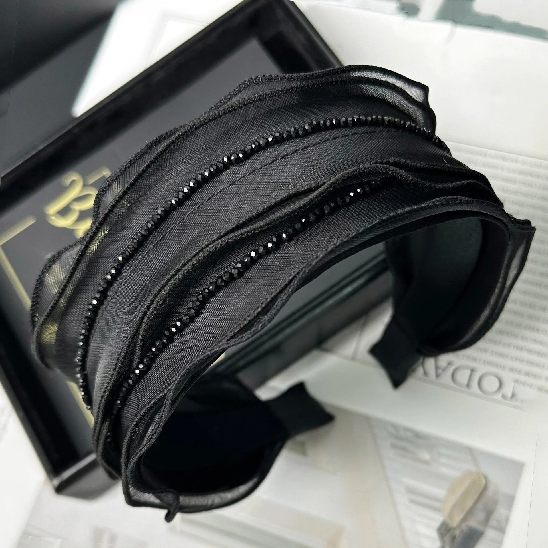 Korean version spring and summer high-quality mesh yarn headband inlaid with rhinestones, exquisite three-strand yarn texture he