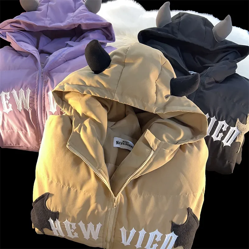 سترة شتوية للرجال مبطنة سميكة مطرزة بالشيطان Y2K ملابس الشارع الشهير سترات قطنية للأسفل مقاومة للرياح ومقاومة للماء معاطف رجالية دافئة