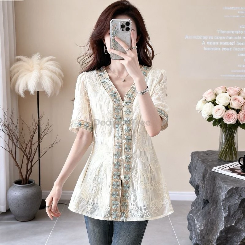 新しい中国風国民服女性用半袖シャツ夏ルーズ刺繍ミッドレングストップデイリーオフィスレディブラウス