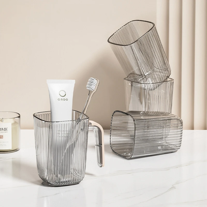 Light luxury transparent mouthwash cup wash cup simple toothbrush cup with handle for men and women students tooth cup brush cup