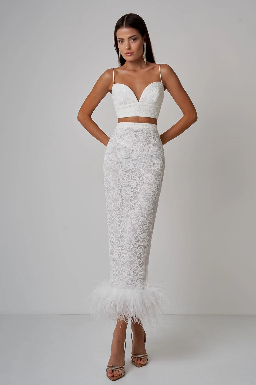 

Customized Exquisite Lace Spaghetti Straps Evening Dress Fashion Square Neck Straight Sleeveless Tea Length Vestidos De Fiesta