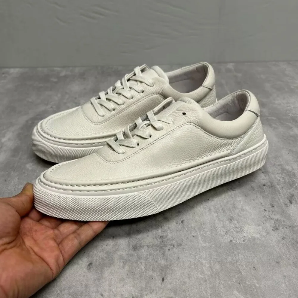 

Leather white sneakers for men, new style casual shoes for men, fashionable and versatile breathable low-top men's sneakers