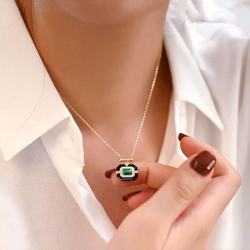 Vintage French Jewelry Accessories High Quality Geometric Pendant Necklace Women Fashion Exquisite Crystal Collar Chain