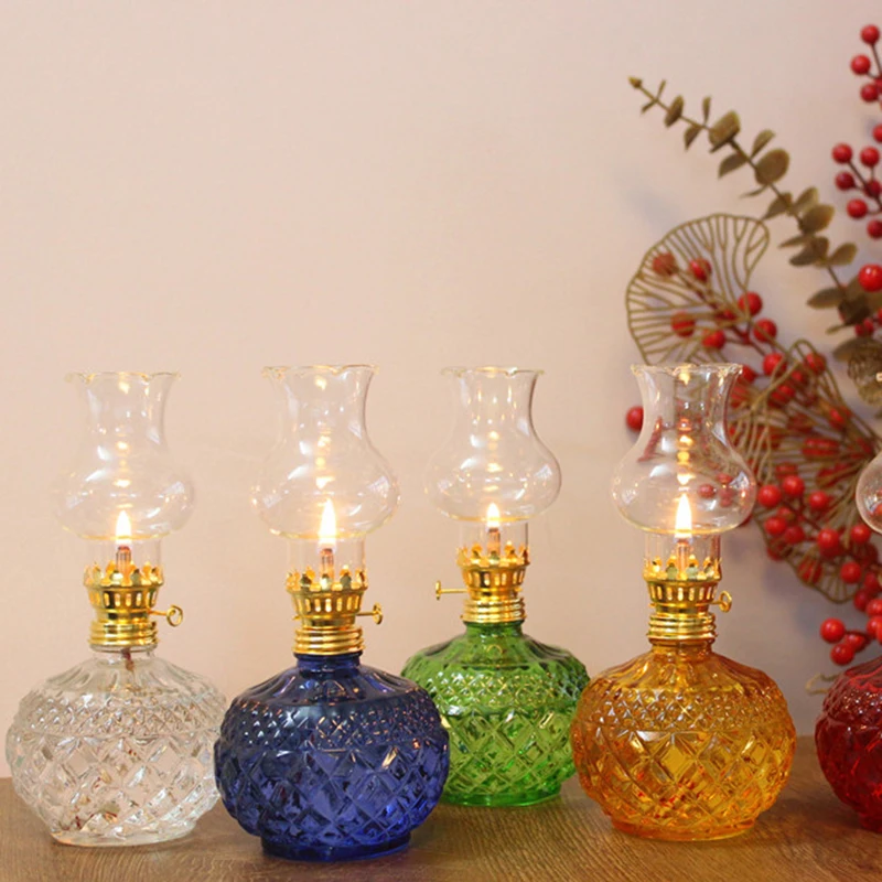 Oil Lamp, Vintage Glass Kerosene Lamp Indoor Decorative Hurricane Lamp Oil Lantern for Tabletop Decor and Emergency Lighting