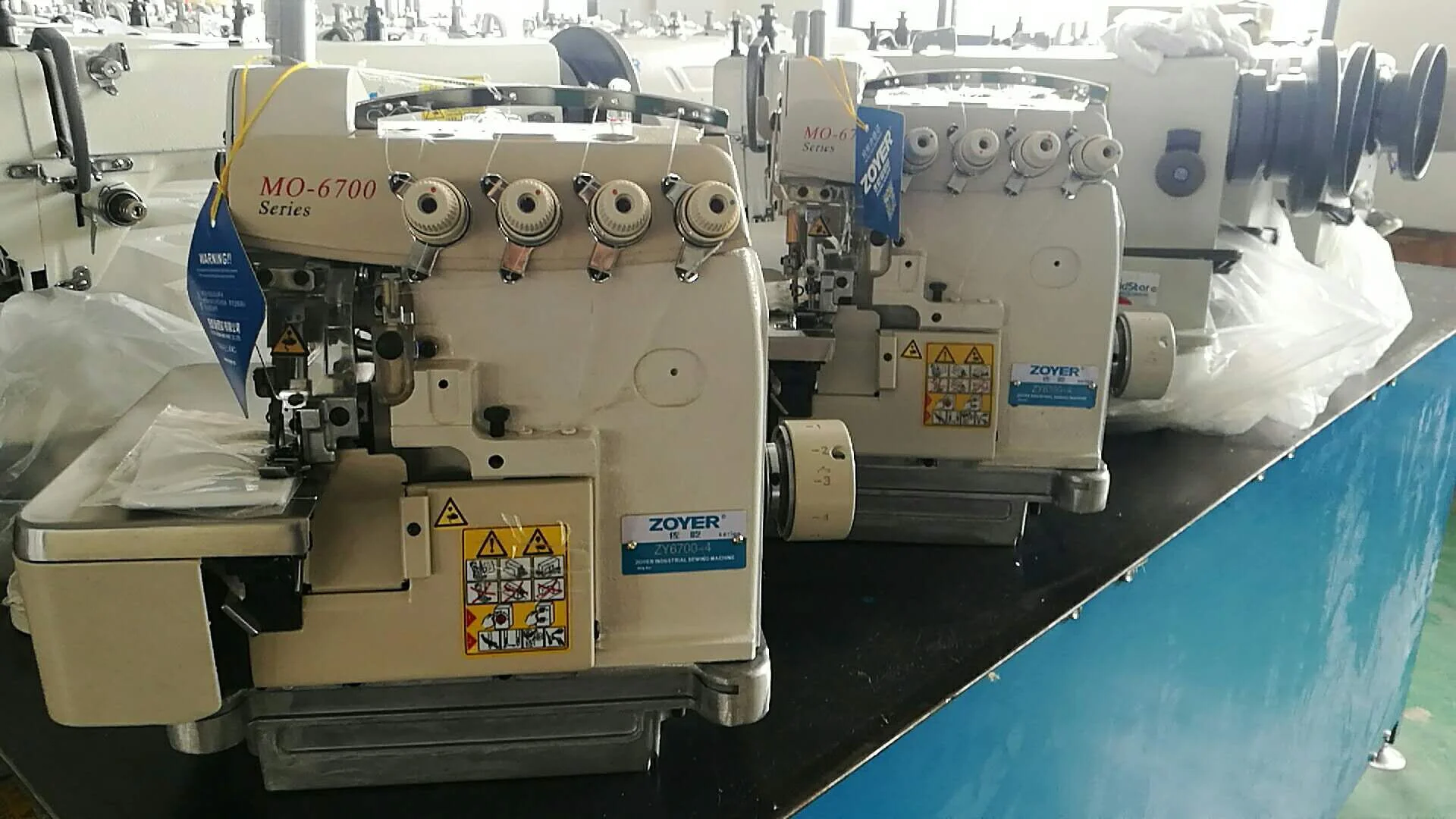 ZY6700-4F juki type  4 Thread high speed Industrial Overlock Sewing Machines for garment