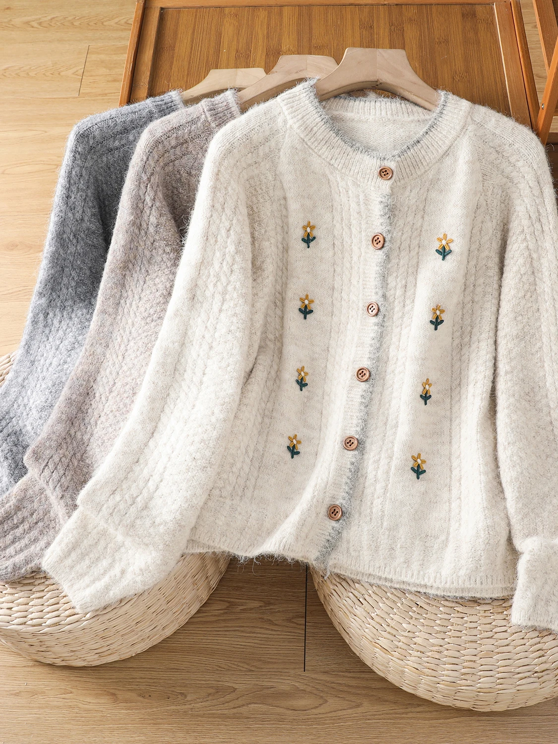 

Шикарный вязаный открытый кардиган с цветочным принтом, женский повседневный теплый осенне-зимний новый утягивающий универсальный длинный свитер све