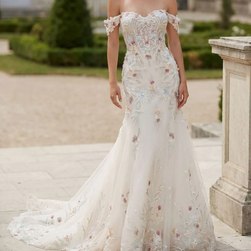 White Elegant Sweetheart Ball Gown 3D Flower Decal Wedding Dress With Decoration Fishtail Bridal Gowns Customized