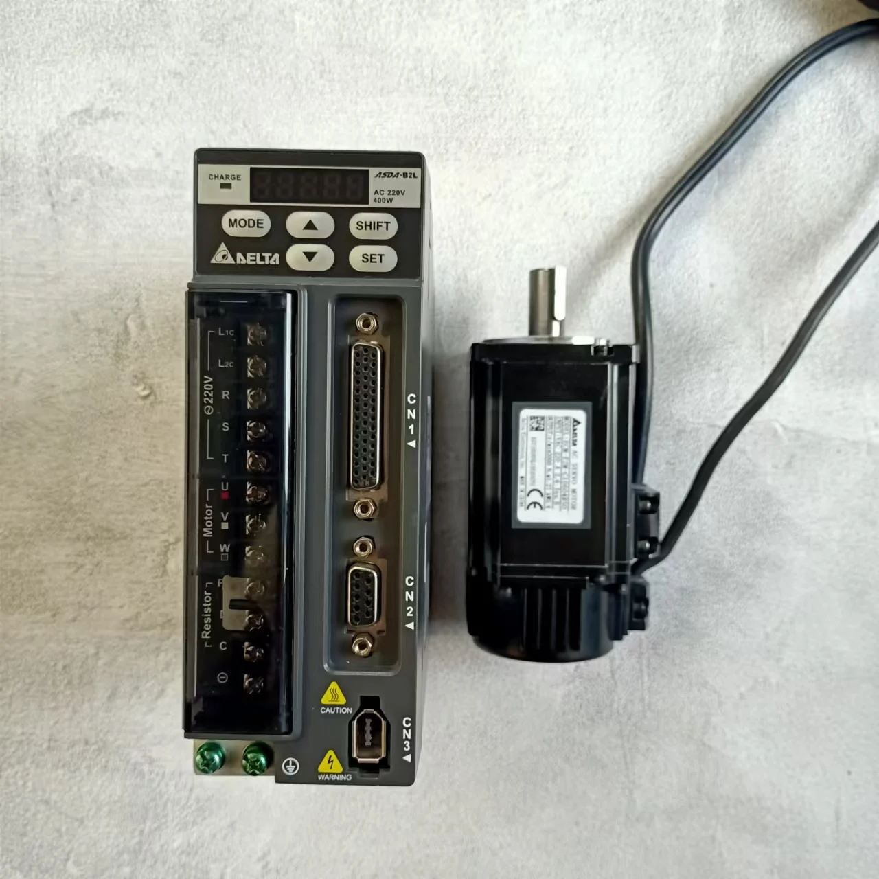 

Delta B2L, 400W set driver ASD-B2L-0421-B, motor ECM-E2M-C10604RSO