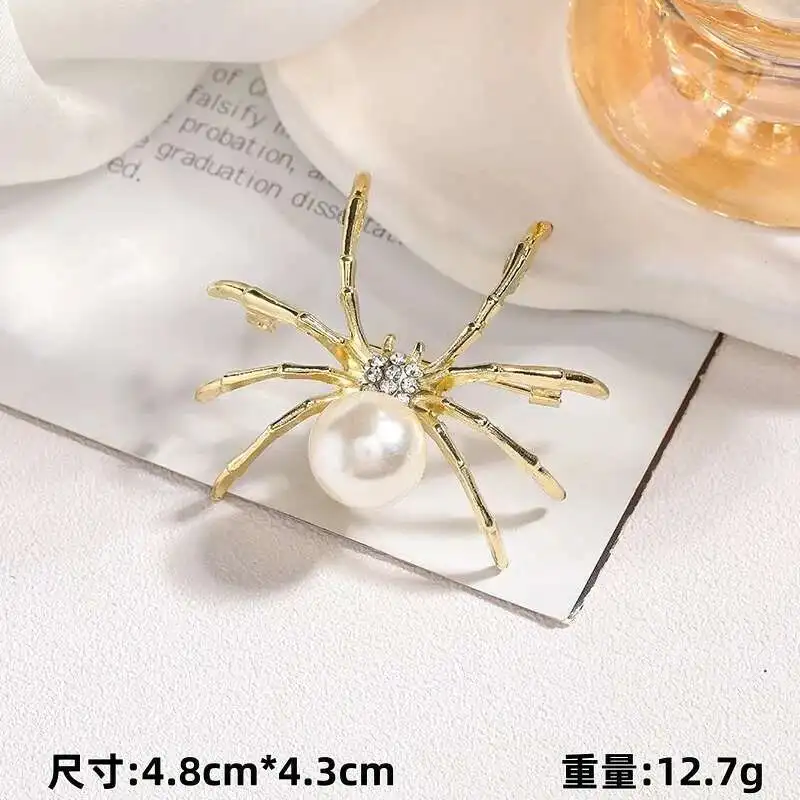 

Creative Luxurious Atmospheric Insect Brooch Fashion Funny Alloy Pearls Spider Type Buckle Pins For Suit Coat Ornament 2025