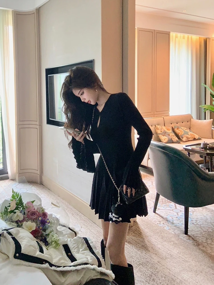 Elegant Pleated Knitted Dress Women Spring Autumn Long Flare Sleeve Sweater Mini Dress Party Dress Vestidos