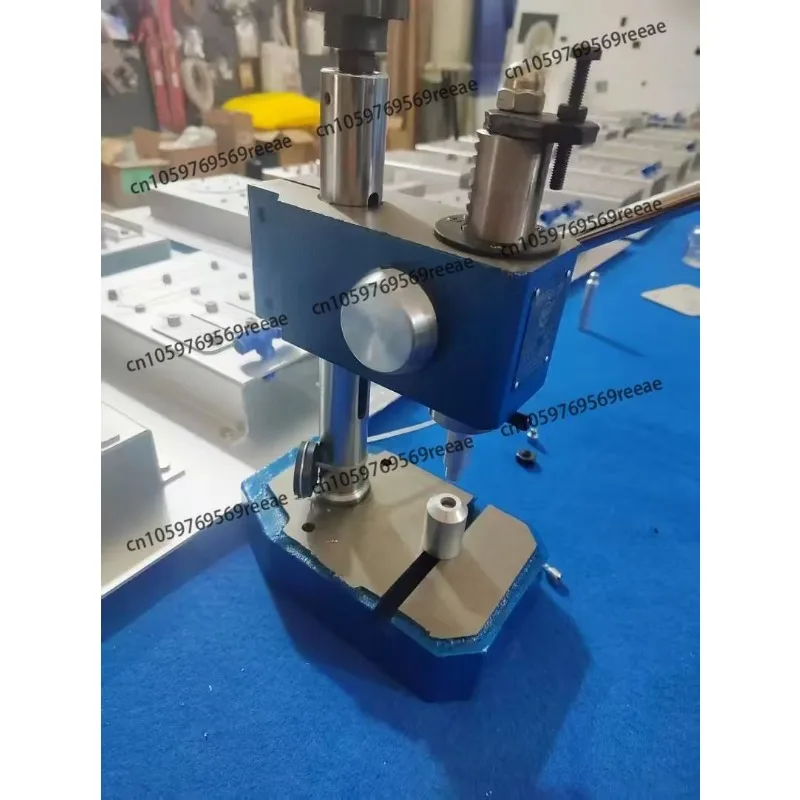 

Штамповочный станок + опорный блок + набор инструментов для установки развальцовки