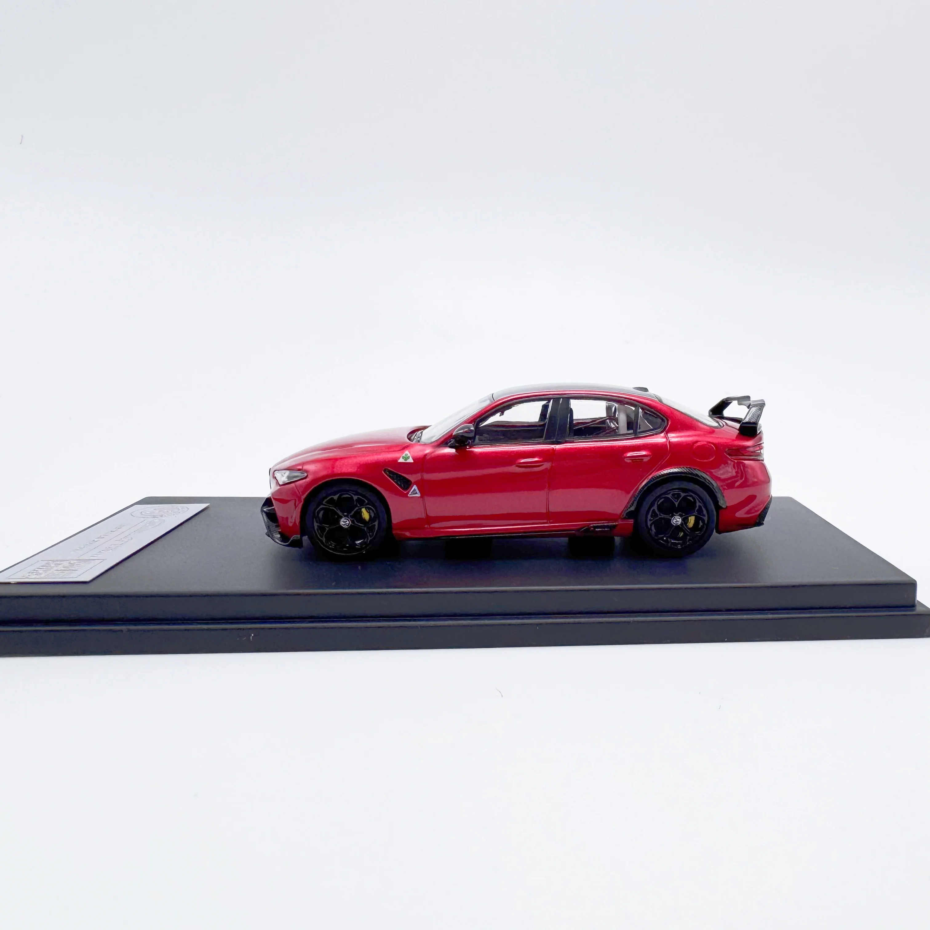 MOTOR GALLERY MG 1:64 GTAm Quadrifoglio Carbon Fiber Roof Diecast Alloy Car Model