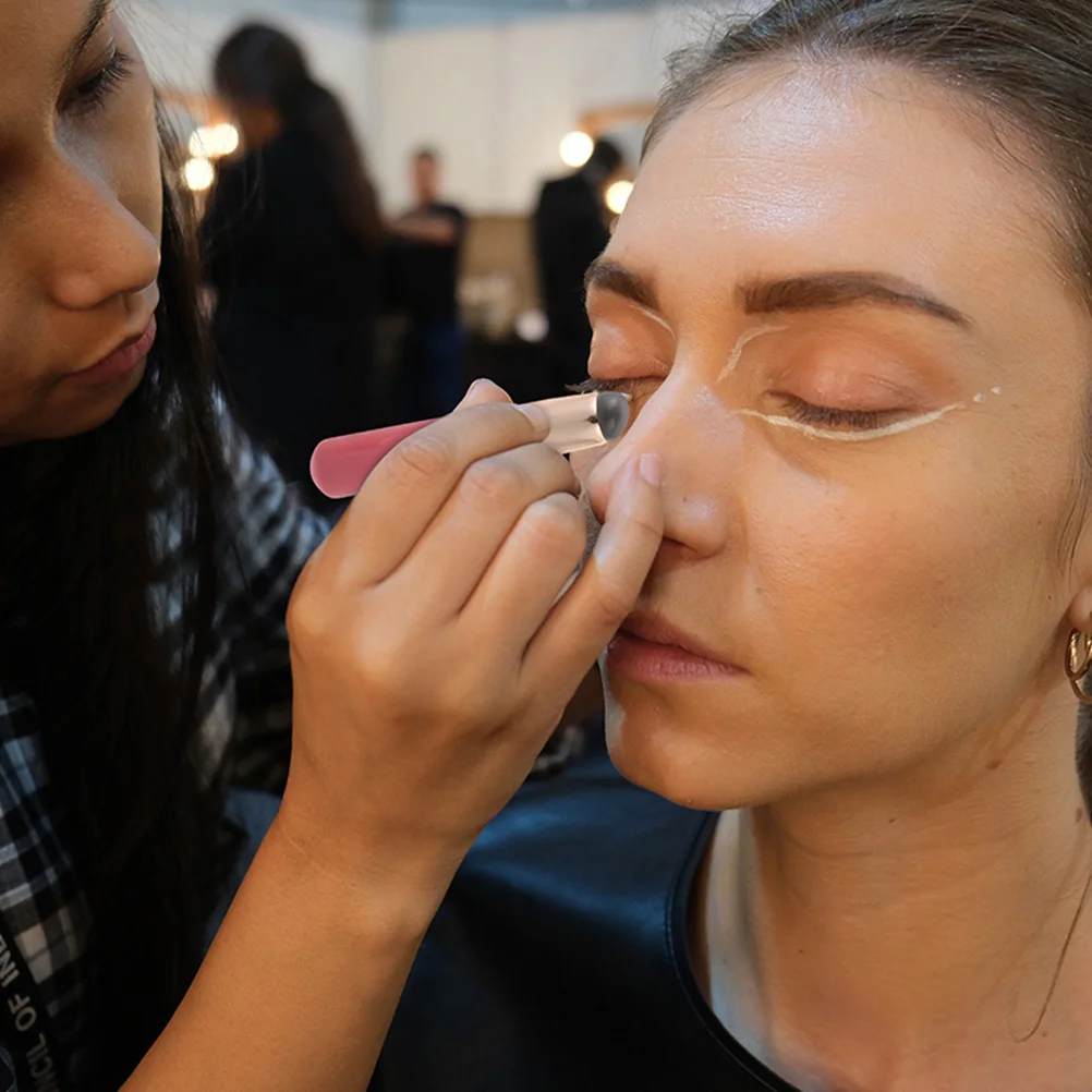 4-delige make-upborstel voor lippen, zachte siliconen lippenborstel applicator, geschikt voor lipgloss, balsem, lippenstift en concealer, voor thuisgebruik.