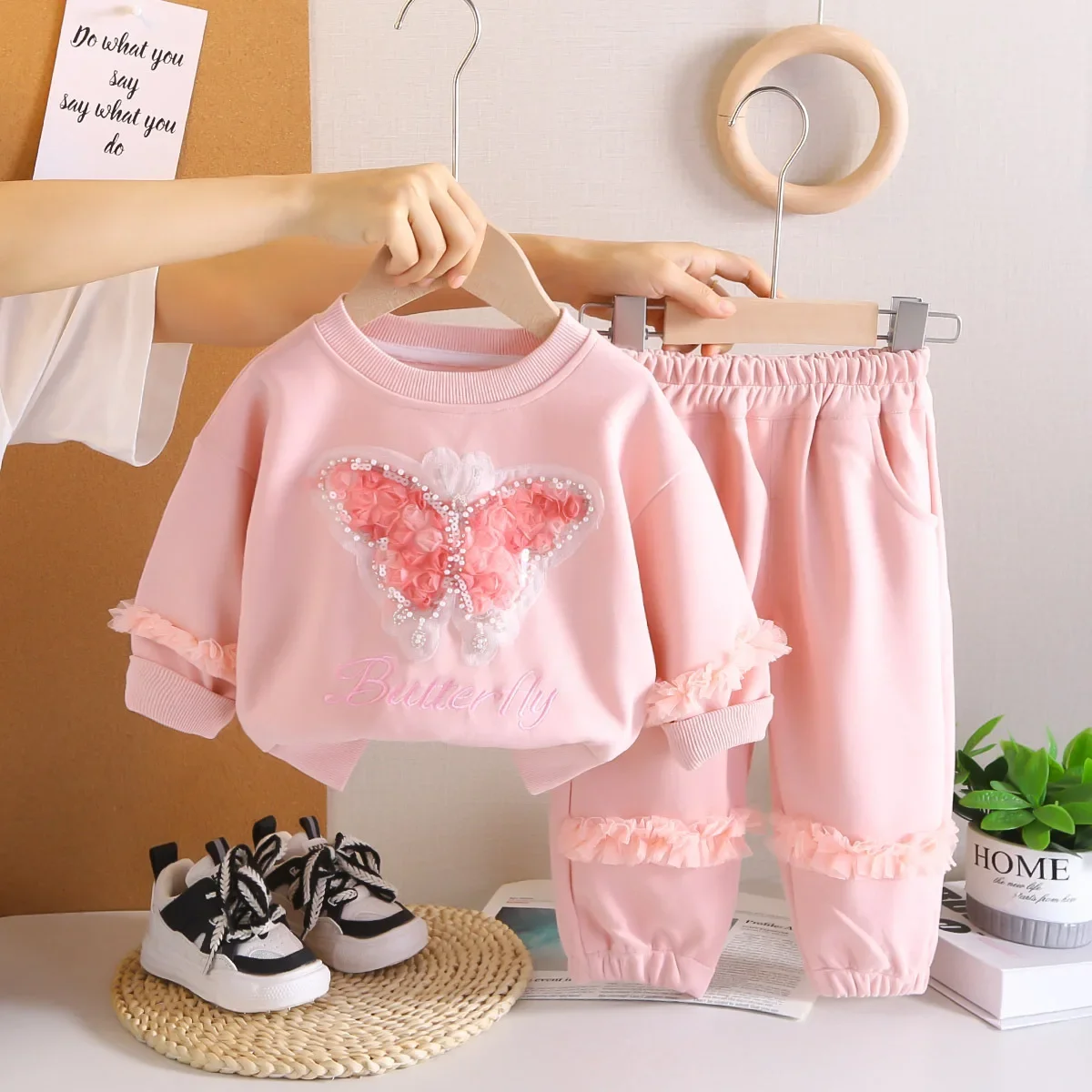 Baby Girls Clothes Sets Autumn Cotton Butterfly Ruffle Suit 1-6Y Kids Fashion Sweatshirt Tops Pants 2Pcs Spring Casual Outfits