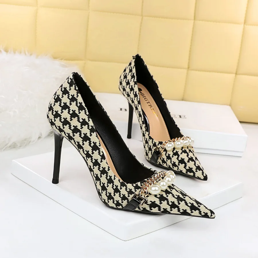 

Wind Slim High Heel Shallow Mouth Pointed Pearl Chain Plaid Women's Single Wedding Shoes Women Pumps туфли женские женская обувь