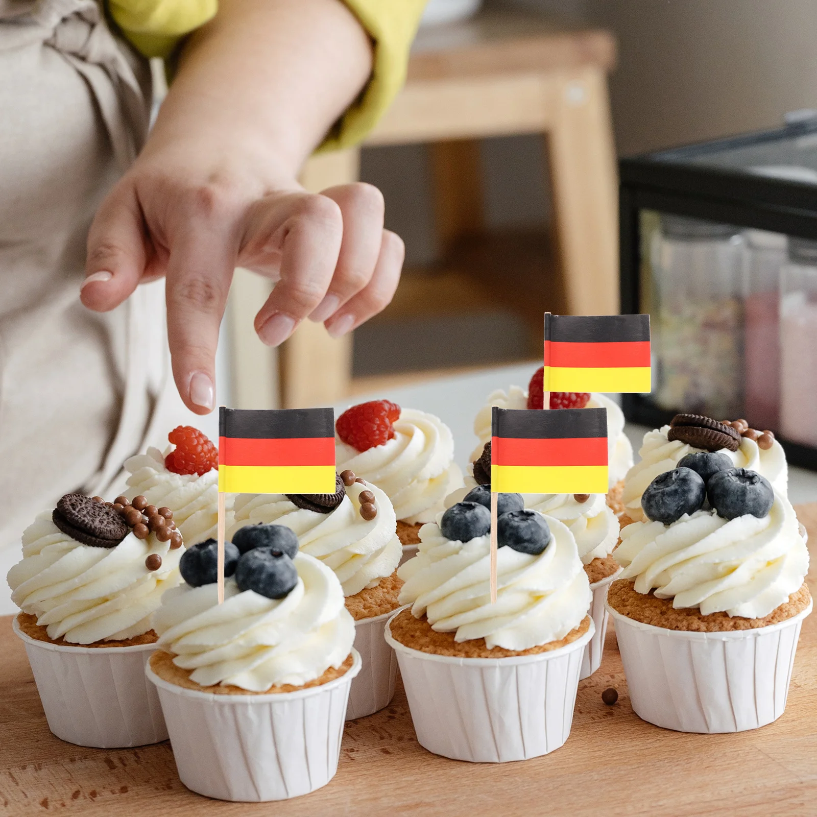 

100Pcs Cupcake Picks with Flags Unique Design Cake for Birthday Party Food Decoration Accessories