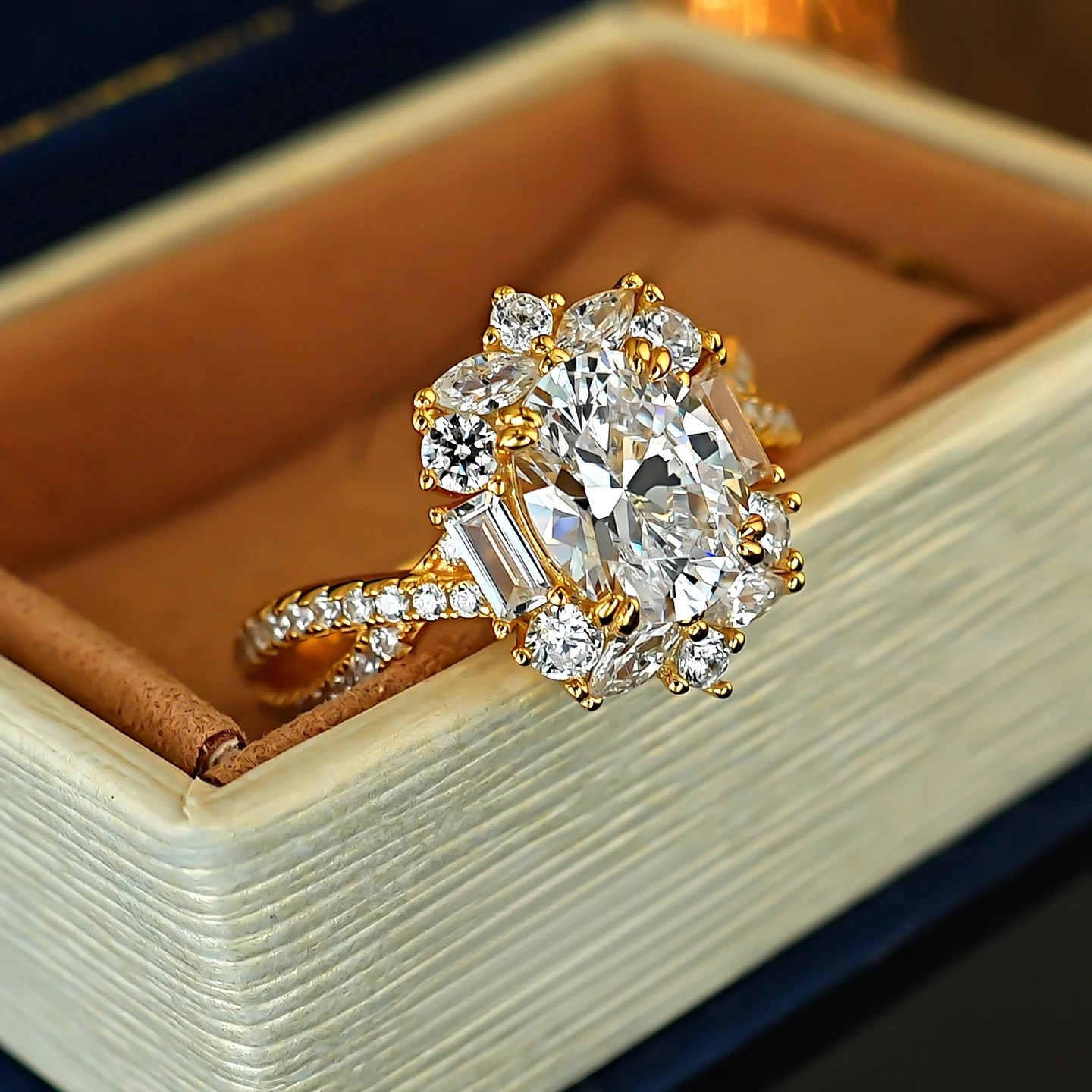 

Classic 2-carat Diamond Ring, Oval Pigeon Egg 925 Silver Plated Gold Ring, Women's Ice Flower Cut, High-end and Sweet