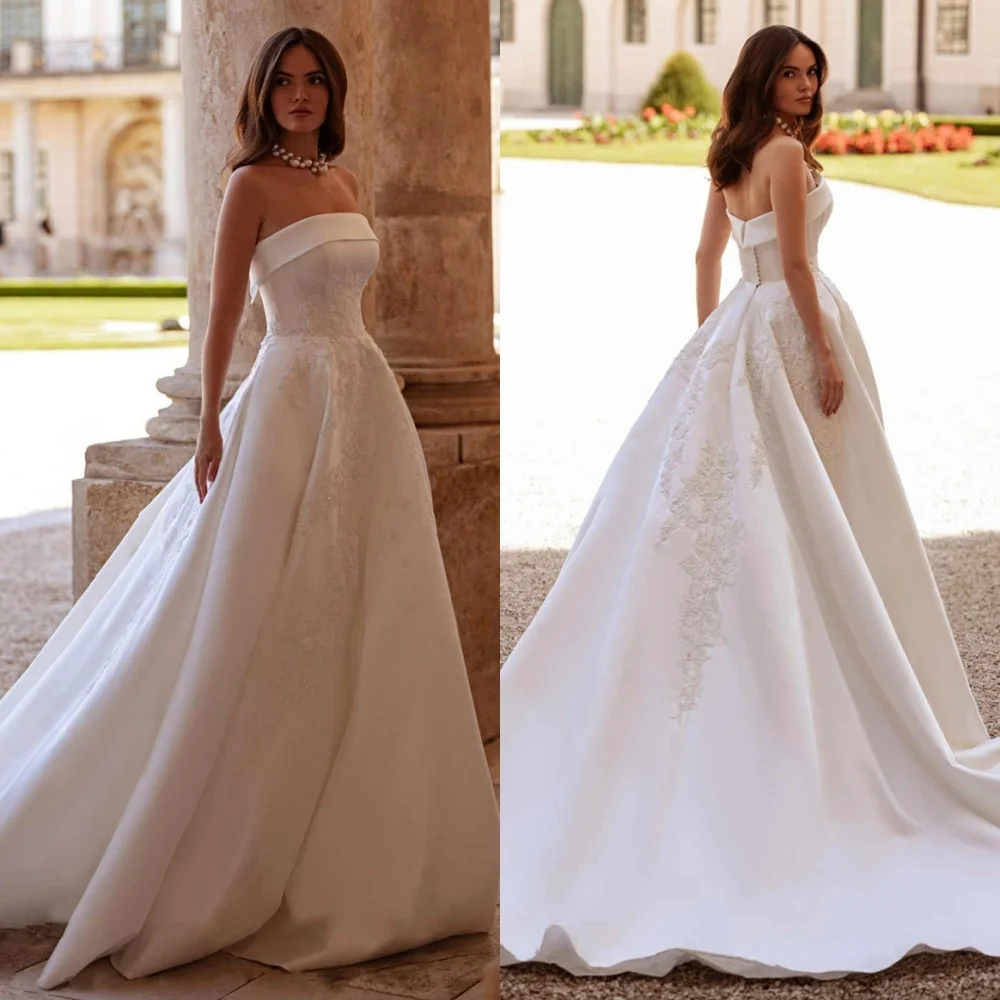

Customized Exquisite White Satin Bridal Gowns Temperament Strapless Embroidery Wedding Dress Chapel Train Buttons Back Dress