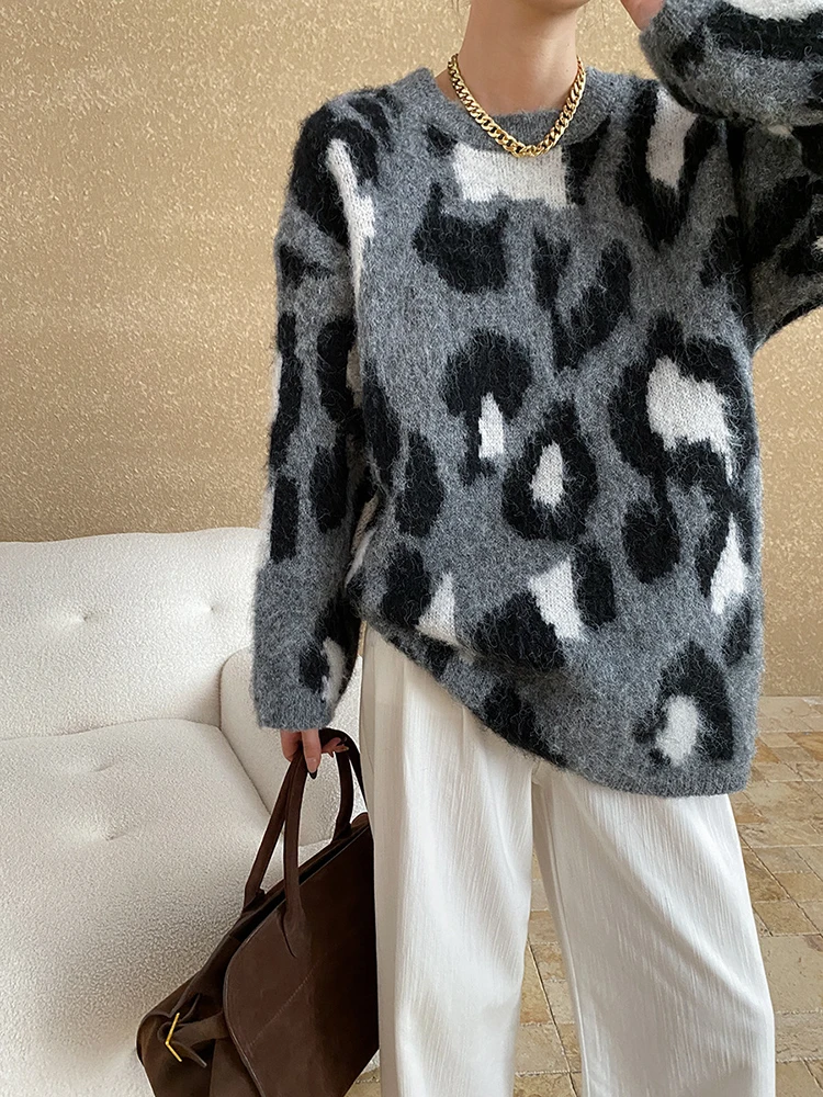 [EAM] Gray Leopard Big Size Knitting Sweater Round Neck Long Sleeve Women Pullovers New Fashion Tide Spring Autumn 2024 1DH7968