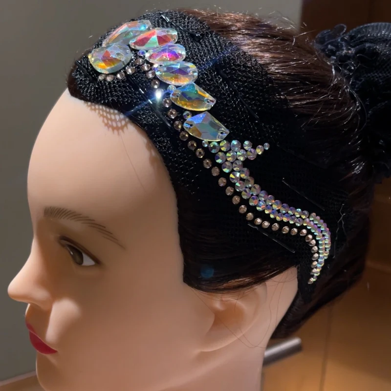 أغطية الرأس للتزلج على الجليد، الجمباز الفني، الرقص اللاتيني، أداء الرقص الحديث، الدرجات، أغطية الرأس للأطفال والكبار