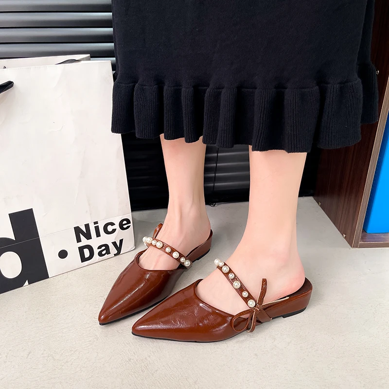 

Ladies Slippers 2026 Spring and Autumn Fashion Elegant Baotou Pointed Heel with Pu Pearl Decorative Slippers Fashion Flip-flops.