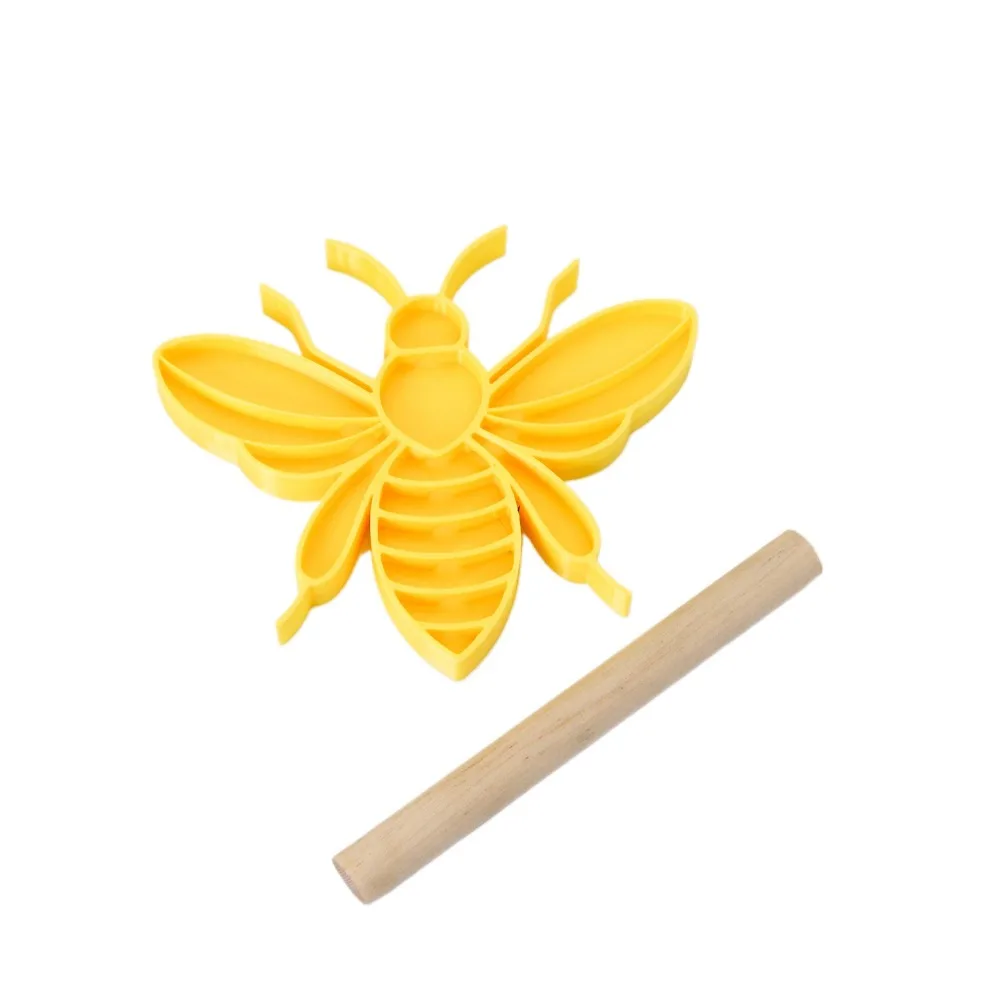

Creative Plastic Insect Waterer Bee/Beetle Shape Decorative Insect Water Station with Stick Insect Drinking Cup Garden