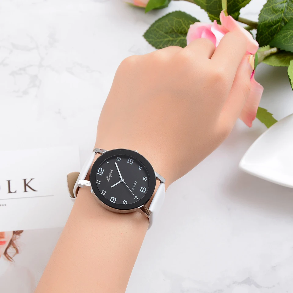 Jam tangan hitam wanita, arloji tali kulit Stainless Steel Quartz Analog kasual