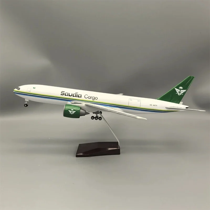 Modelo de avião brinquedo avião modelo resina 1/157 escala 47cm b777 carga saudita airways com pouso geal display kit construção diecast