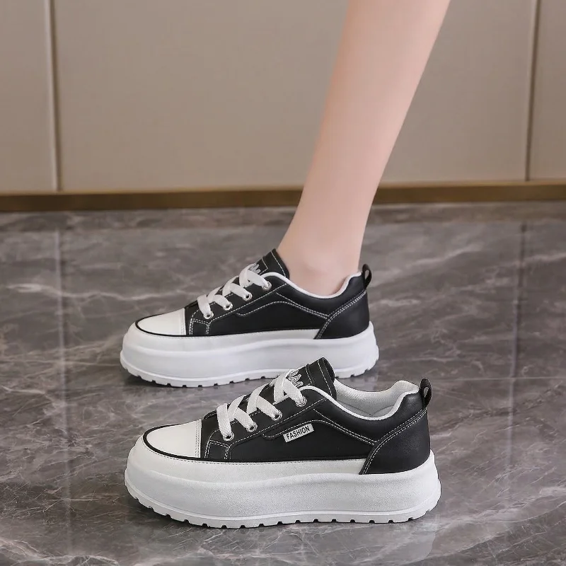 All-Weather Women Flat Shoes Breathable Wind Permeable Build, Soft Anti Slip Sole Trendy Styling for Four Seasons Outfits