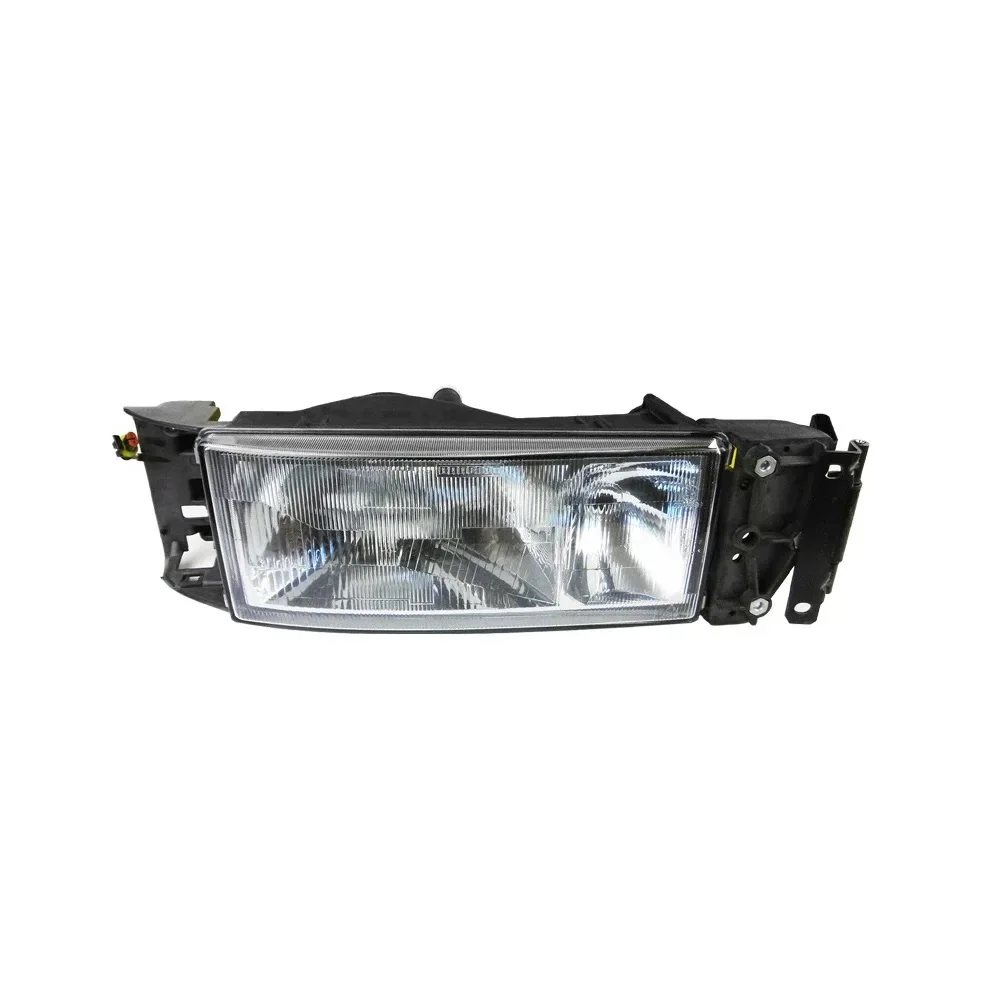 Lampa czołowa 24 V pasująca do ciężarówki IVECO Eurostar440 Eurotech240 Eurotrakker Reflektor halogenowy48617934861794