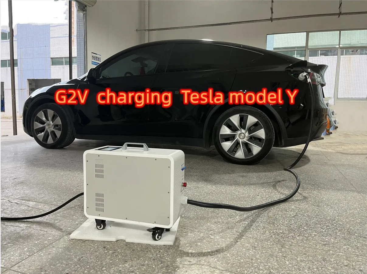 XIAOFU Portable electric car plug 20KW 60A DC fast charger CCS1 CCS2 GBT EV DC charging station portable mobile power station