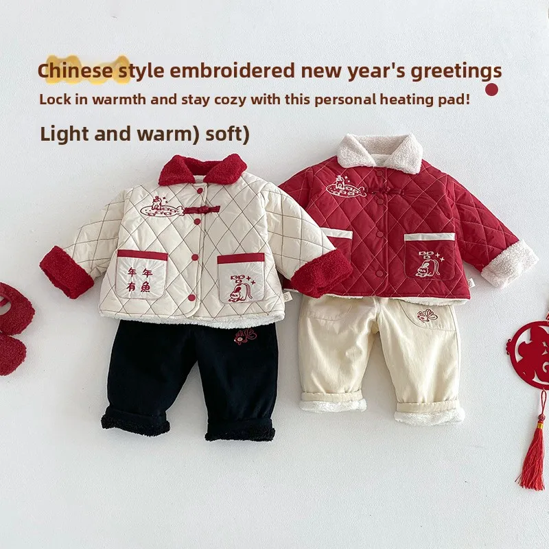 ملابس الأطفال السنة الجديدة 2025 ملابس شتوية جديدة للأولاد مطرزة برسوم كارتونية قطيفة ملابس قطنية ملابس قطنية للأطفال