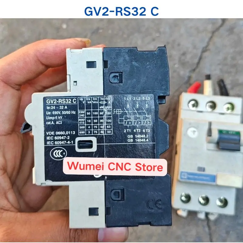 1 Piece Second-hand test OK Electric motor circuit breaker GV2-RS32 C If You Need Other Specifications, Please Consult