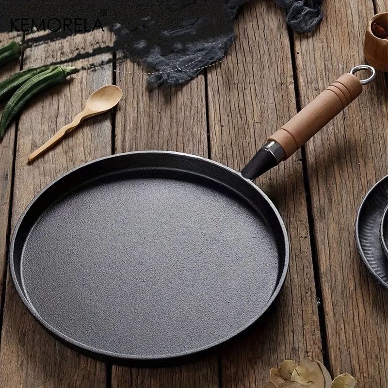 1PCS 23CM Frying Pan Cast Iron Uncoated Wooden Handle Flat Bottomed Frying Pan Non Stick Pan Round Baking Tray Steak Frying Pan