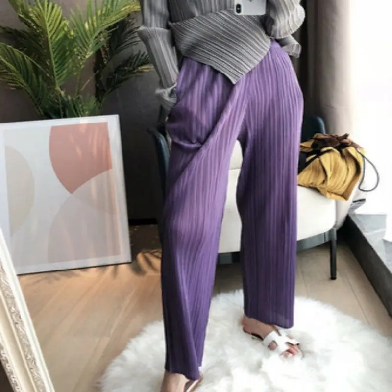 Wrinkled pink wide leg pants for women in summer 2025, new style high waist, slimming effect, loose and casual cropped pants