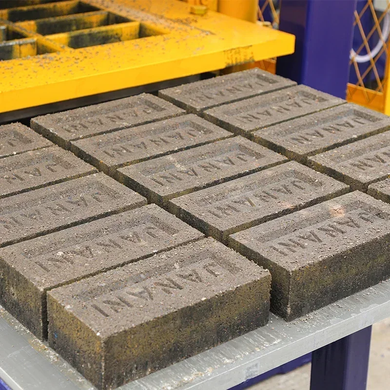 رائجة البيع QT6-15 آلة تشكيل الطوب قالب جديد الشركة المصنعة آلة تصنيع البلوك سعر فوب