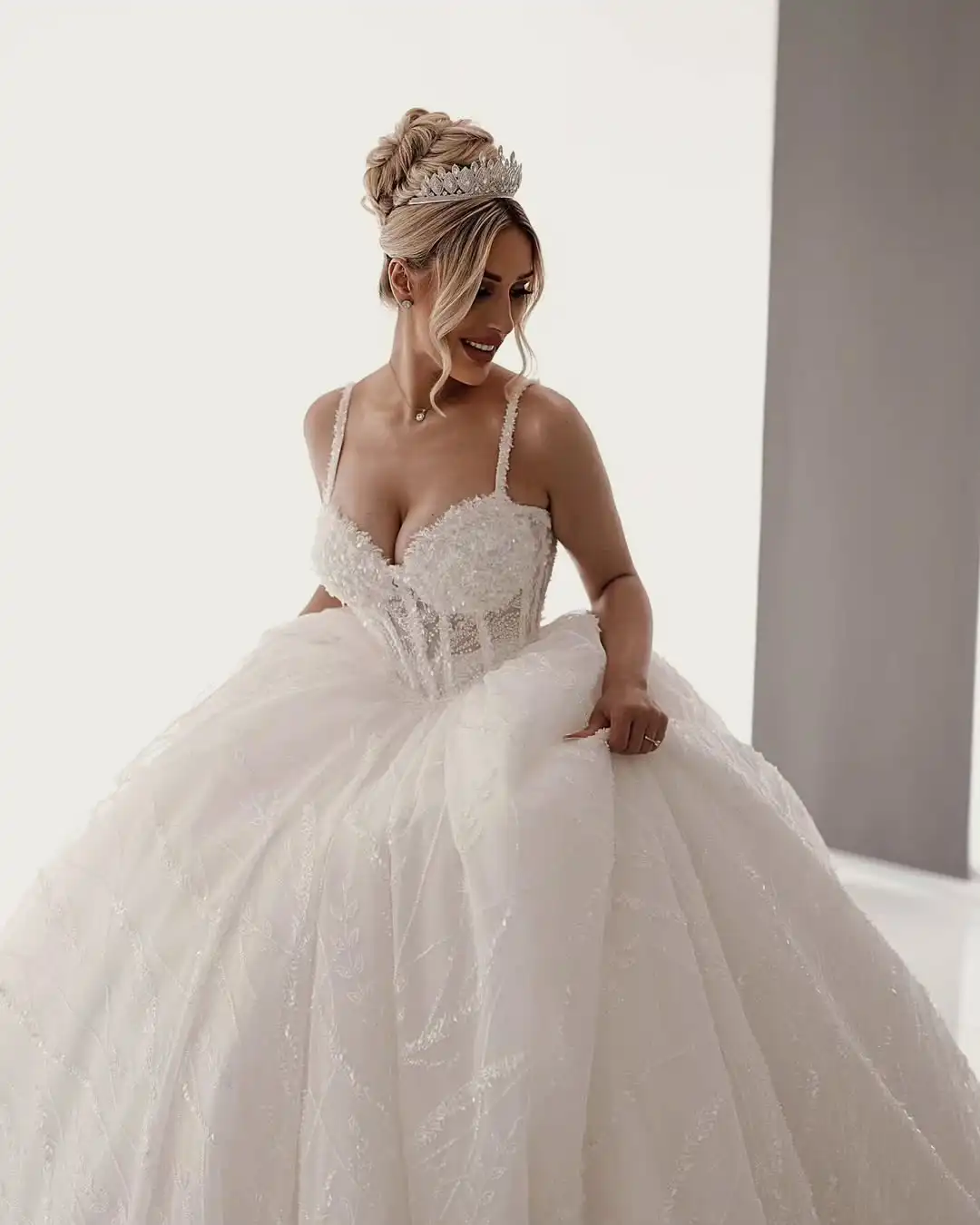 

Luxury Glitter Wedding Dress for Women Spaghetti Strap Ball Gown Bridal Dress Elegant Princess Wedding Gown Vestido De Novia