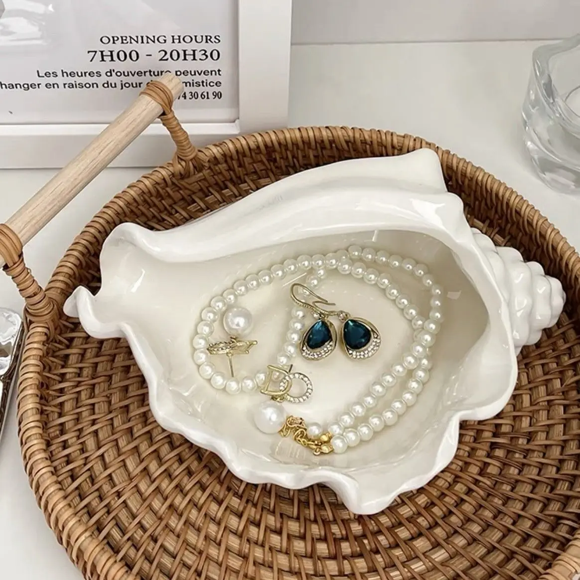 Creative Ceramic Shell Jewelry Box, Desktop Accessory Key Storage, Entrance Conch Tray Decoration