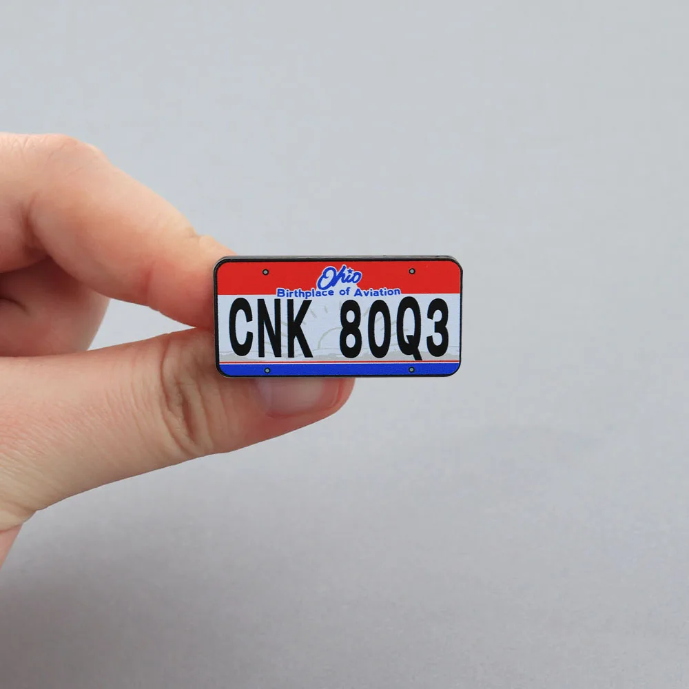 Supernatural Dean Winchester Nummernschild CNK 80Q3 Emaille-Brosche Geburtsort der Luftfahrt Ohio Sammlerabzeichen Einzigartiges Accessoire – Detail 10