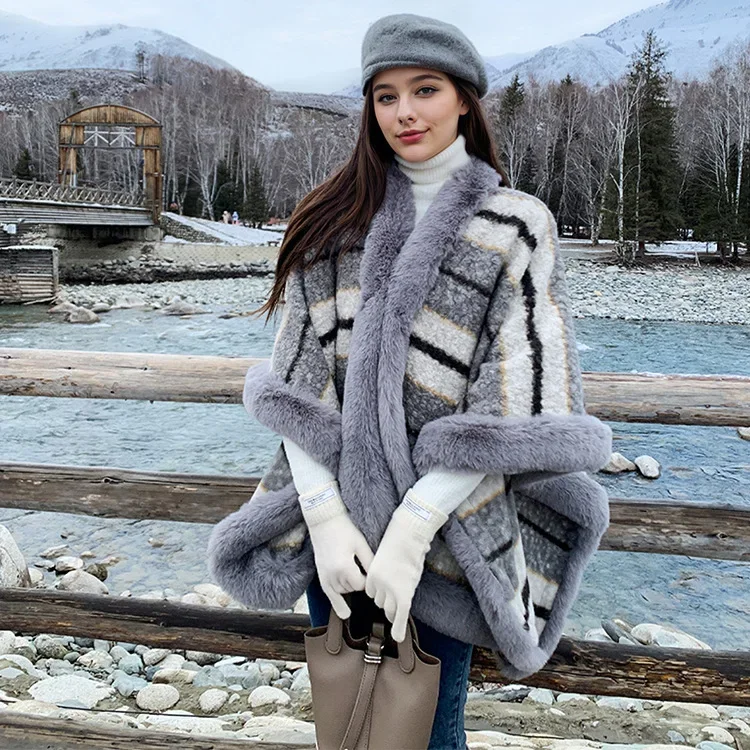 

Women's Poncho Winter Faux Fur Oversized Coat Cloak Thick Lining Colorblocked Striped Layered Outerwear Cape