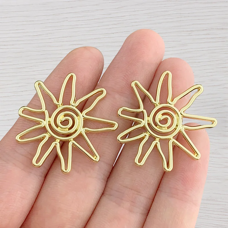 

8 x Matte Gold Color Large Hollow Open Sun Flower Charms Pendants for DIY Earrings Jewelry Making Findings Accessories 31x31mm