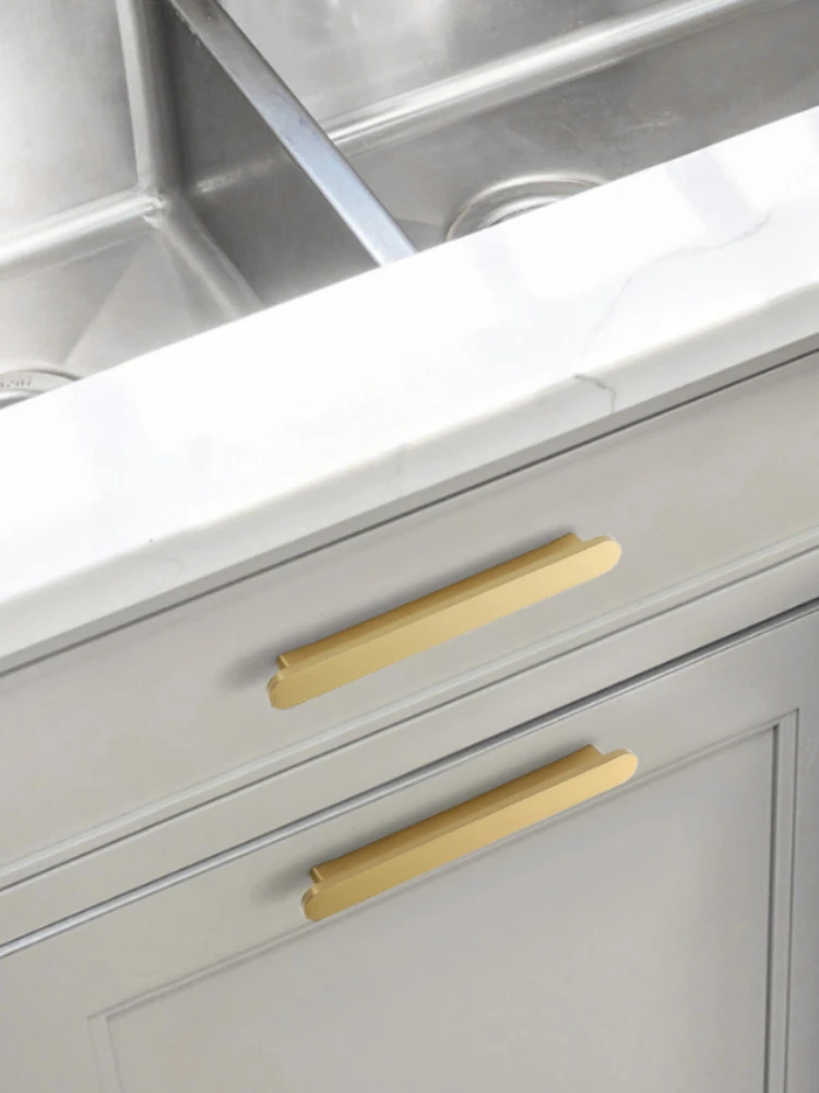ทองเหลืองด้ามจับแบบวงกลมที่ปลายทั้งสองข้างประตูตู้ครัวลิ้นชักดึงตู้เสื้อผ้าจับคู่กับลูกบิดธรรมดาทรงกลม