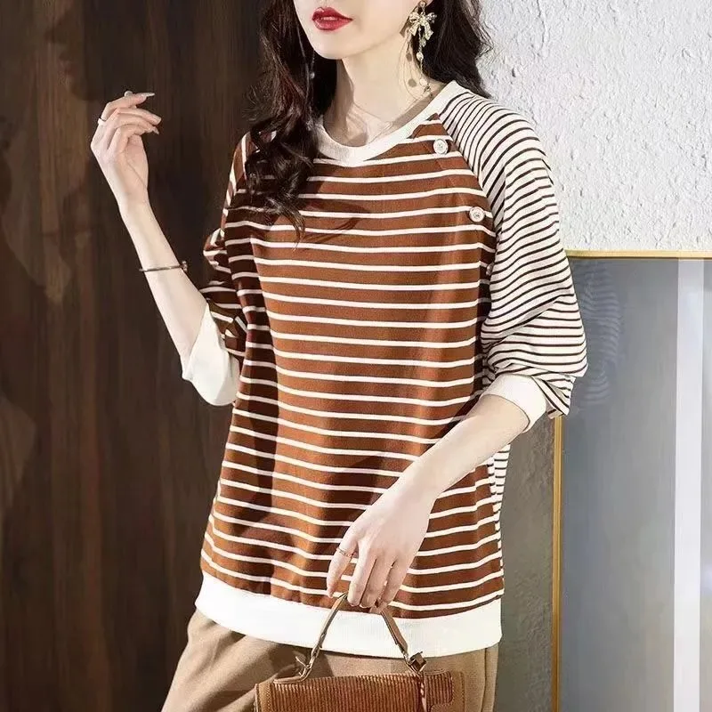 Women's Brown Striped 3/4 Sleeve Sweatshirt Contrast Shoulder Button Decor Fake Two-Piece Casual Loose Top