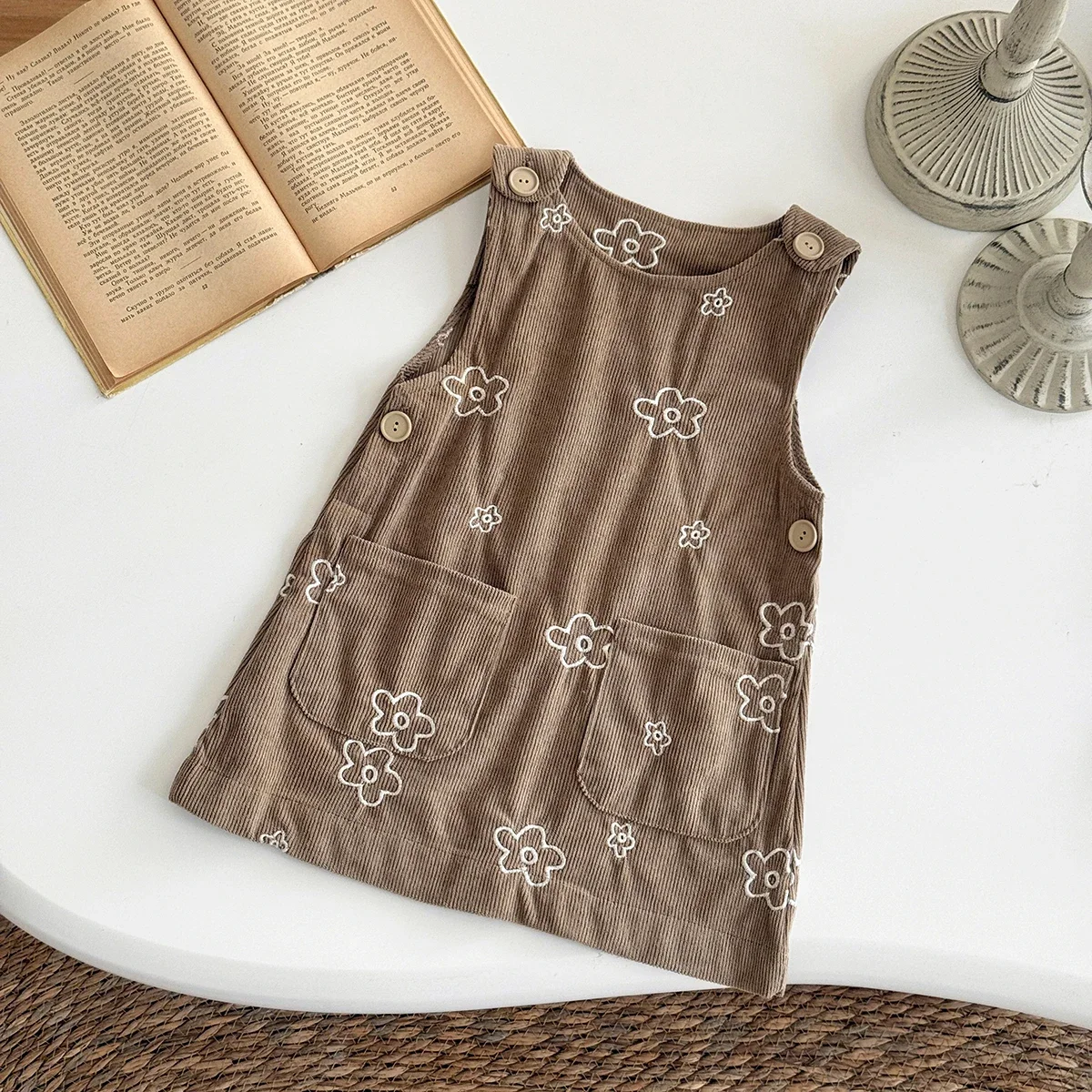 Baby Mädchen Kleid Frühling Cord Floral Gestickte Nette Ärmellose Herbst Baby Träger Kleid Baby Kleidung Mädchen