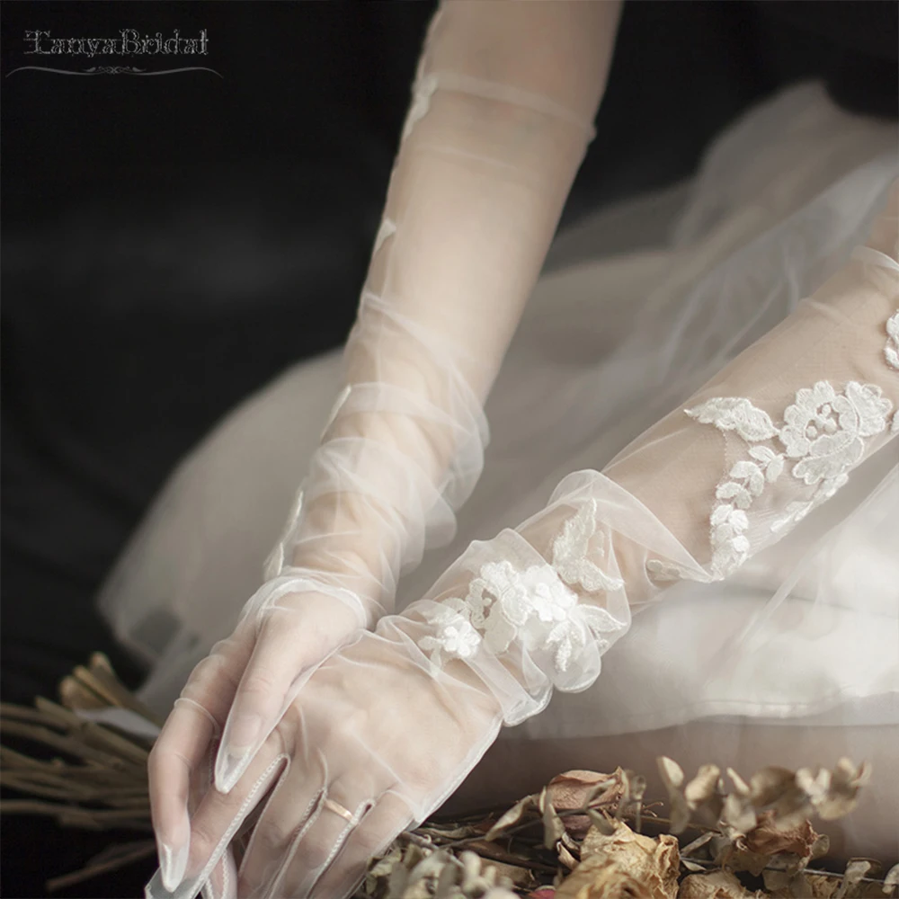 

Dreamy Long Wedding Gloves With Fingers Lace Appliques Boho Elegant Seeve Set Chic DG093