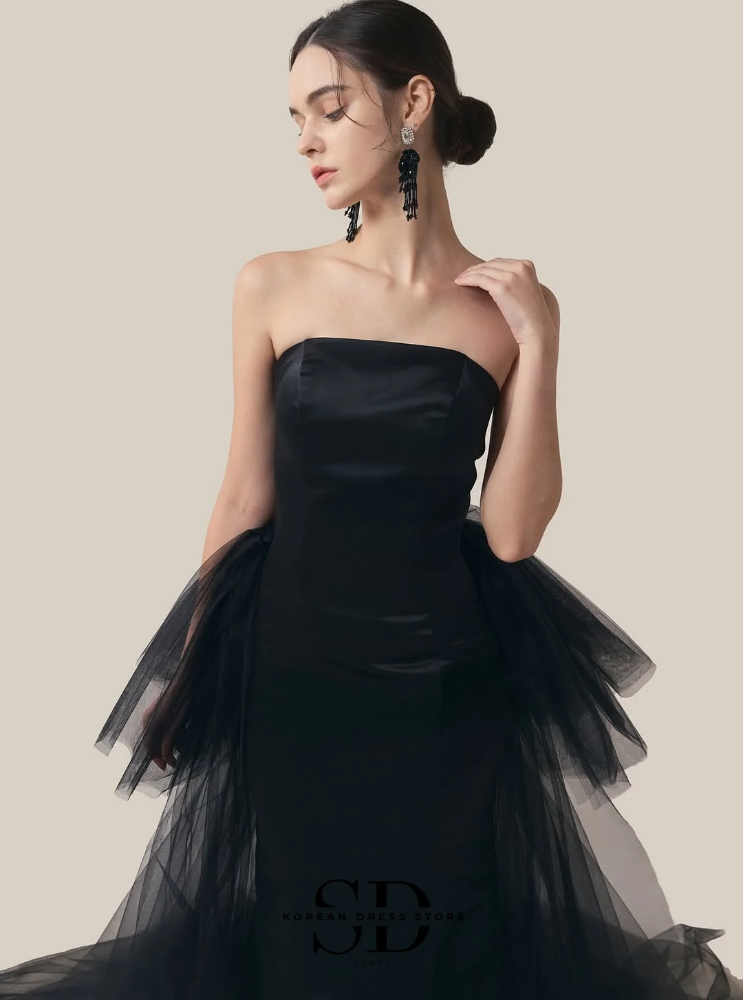 Sondr 블랙 웨딩 드레스 끈이 없는 새틴과 튤 신부 셀프 웨딩 드레스 맞춤형 한국 웨딩 드레스 사진 촬영