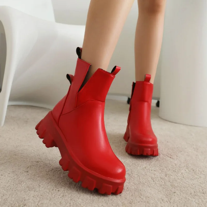 2026 Autumn/Winter New Fashionable High Heel Women's Boots Round Head Height Raising Flat Bottom Round Head Cycling Boots