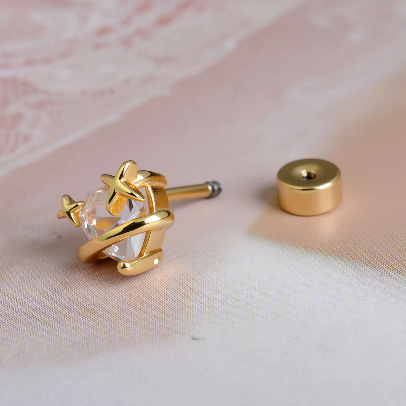 1 Stück Edelstahl-Knorpelstecker-Ohrringe, hypoallergen, zierlicher flacher Helix-Tragus-Piercing-Schmuck für Damen – Detail 1